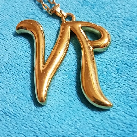N Avon gold inital necklace - Picture 3 of 4